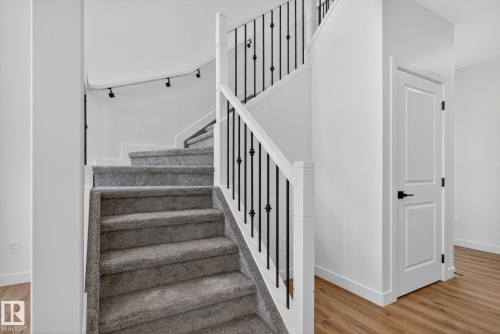 147 Pierwyck Loop, Spruce Grove, AB - Indoor Photo Showing Other Room