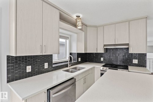 1204 Kane Wynd, Edmonton, AB - Indoor Photo Showing Kitchen With Double Sink With Upgraded Kitchen