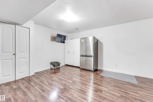 2812 15 Street, Edmonton, AB - Indoor Photo Showing Other Room