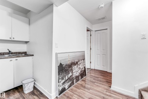 2812 15 Street, Edmonton, AB - Indoor Photo Showing Other Room