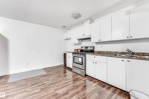 2812 15 Street, Edmonton, AB - Indoor Photo Showing Kitchen With Double Sink