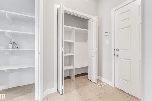 2812 15 Street, Edmonton, AB - Indoor