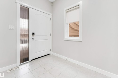 2812 15 Street, Edmonton, AB - Indoor Photo Showing Other Room