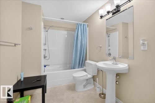 1921 Garnett Way, Edmonton, AB - Indoor Photo Showing Bathroom