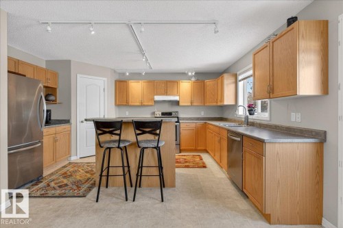 1921 Garnett Way, Edmonton, AB - Indoor Photo Showing Kitchen