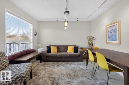1921 Garnett Way, Edmonton, AB - Indoor Photo Showing Living Room