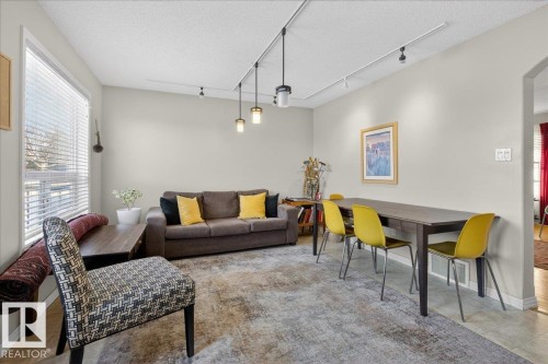 1921 Garnett Way, Edmonton, AB - Indoor Photo Showing Living Room
