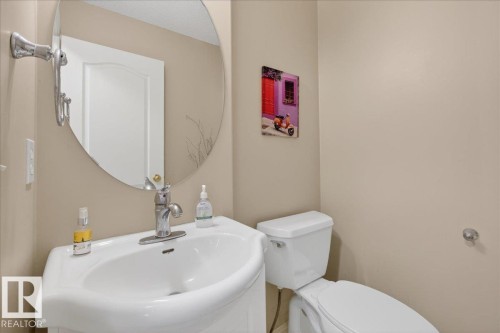1921 Garnett Way, Edmonton, AB - Indoor Photo Showing Bathroom