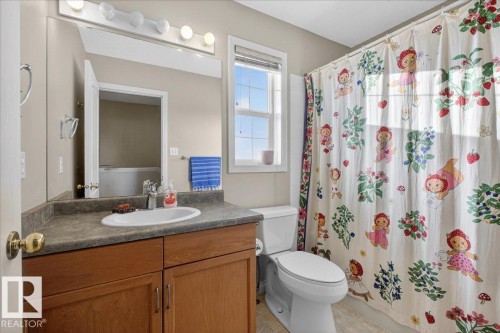 1921 Garnett Way, Edmonton, AB - Indoor Photo Showing Bathroom