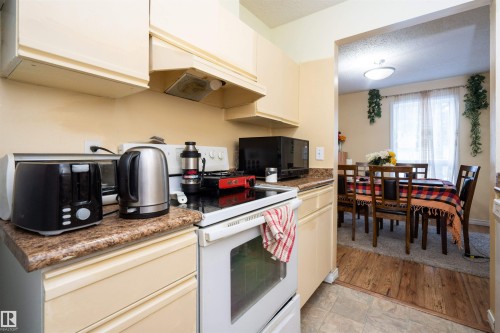 644 Saddleback Road, Edmonton, AB - Indoor