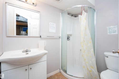 644 Saddleback Road, Edmonton, AB - Indoor Photo Showing Bathroom