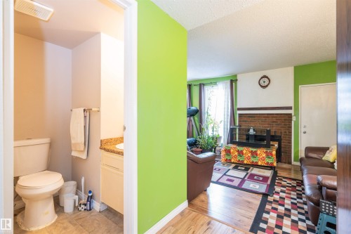 644 Saddleback Road, Edmonton, AB - Indoor Photo Showing Bathroom