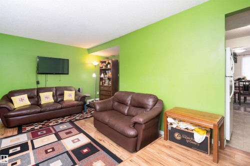 644 Saddleback Road, Edmonton, AB - Indoor Photo Showing Living Room