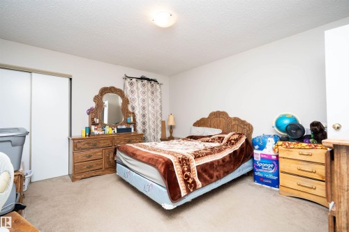 644 Saddleback Road, Edmonton, AB - Indoor Photo Showing Bedroom