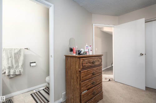 644 Saddleback Road, Edmonton, AB - Indoor