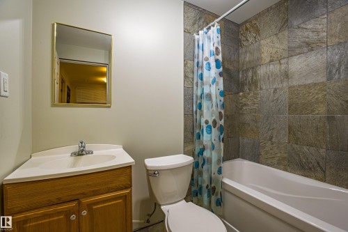 7312 19A Avenue, Edmonton, AB - Indoor Photo Showing Bathroom