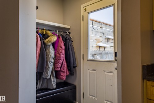 7312 19A Avenue, Edmonton, AB - Indoor