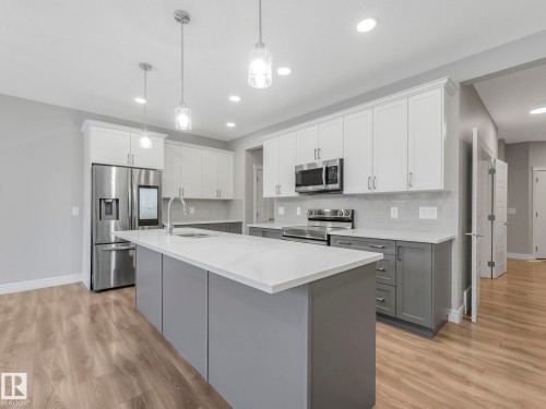 5611 Kootook Place, Edmonton, AB - Indoor Photo Showing Kitchen With Double Sink With Upgraded Kitchen