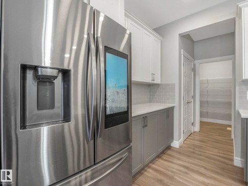 5611 Kootook Place, Edmonton, AB - Indoor Photo Showing Kitchen