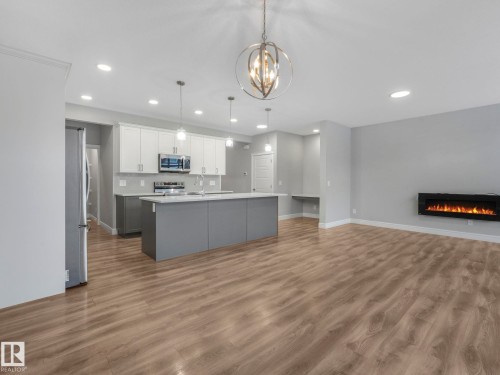 5611 Kootook Place, Edmonton, AB - Indoor Photo Showing Kitchen With Upgraded Kitchen