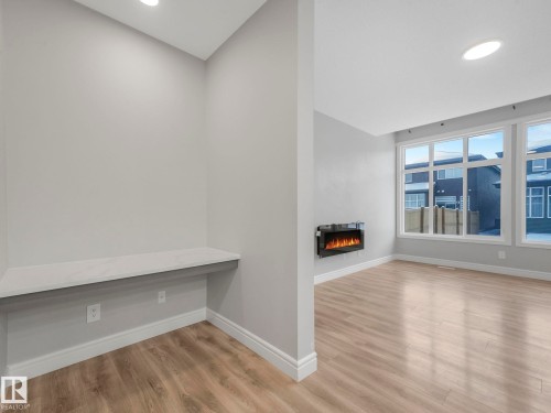 5611 Kootook Place, Edmonton, AB - Indoor Photo Showing Kitchen With Double Sink With Upgraded Kitchen