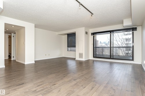 501 11503 100 Avenue, Edmonton, AB - Indoor