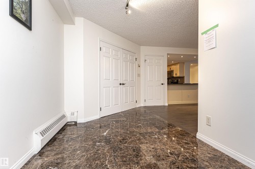 501 11503 100 Avenue, Edmonton, AB - Indoor Photo Showing Other Room