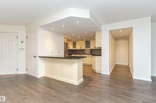 501 11503 100 Avenue, Edmonton, AB - Indoor