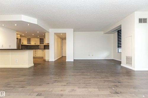 501 11503 100 Avenue, Edmonton, AB - Indoor