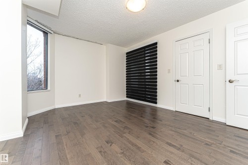 501 11503 100 Avenue, Edmonton, AB - Indoor Photo Showing Other Room