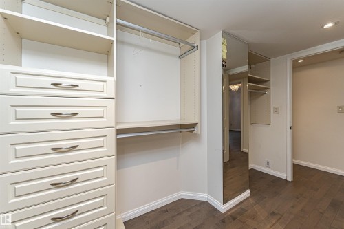 501 11503 100 Avenue, Edmonton, AB - Indoor