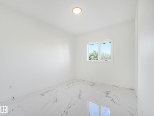 715 165 Avenue, Edmonton, AB - Indoor