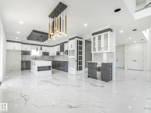 715 165 Avenue, Edmonton, AB - Indoor