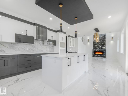 715 165 Avenue, Edmonton, AB - Indoor Photo Showing Kitchen With Upgraded Kitchen