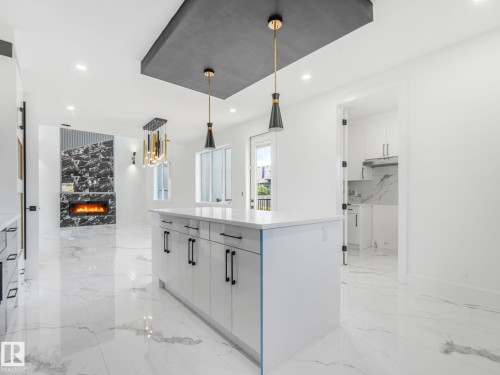 715 165 Avenue, Edmonton, AB - Indoor