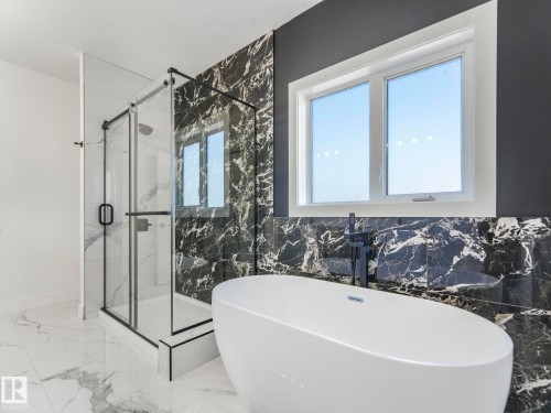 715 165 Avenue, Edmonton, AB - Indoor Photo Showing Bathroom