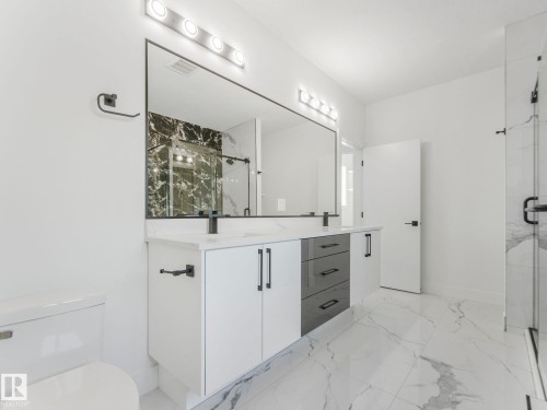 715 165 Avenue, Edmonton, AB - Indoor Photo Showing Bathroom