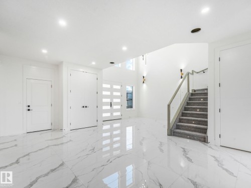 715 165 Avenue, Edmonton, AB - Indoor Photo Showing Other Room