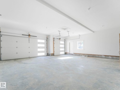 715 165 Avenue, Edmonton, AB - Indoor Photo Showing Garage