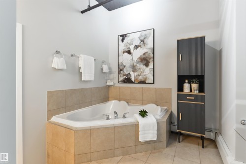 408 10179 105 Street, Edmonton, AB - Indoor Photo Showing Bathroom