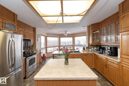 57524 Range Road 270, Rural Westlock County, AB - Indoor Photo Showing Kitchen