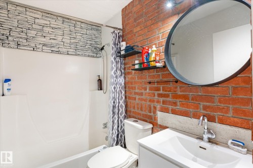 2520 116 Street, Edmonton, AB - Indoor Photo Showing Bathroom