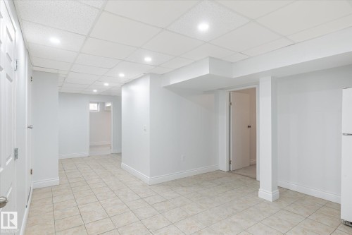 2520 116 Street, Edmonton, AB - Indoor Photo Showing Other Room