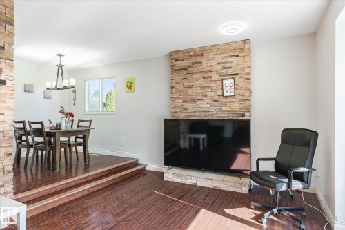2520 116 Street, Edmonton, AB - Indoor Photo Showing Dining Room