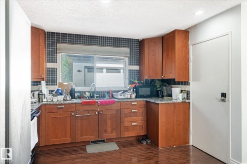 2520 116 Street, Edmonton, AB - Indoor