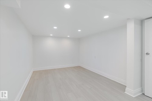 2520 116 Street, Edmonton, AB - Indoor Photo Showing Other Room