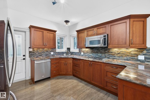 9328 152 Street, Edmonton, AB - Indoor Photo Showing Kitchen