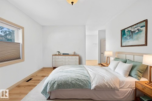 9328 152 Street, Edmonton, AB - Indoor Photo Showing Bedroom