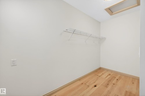 9328 152 Street, Edmonton, AB - Indoor