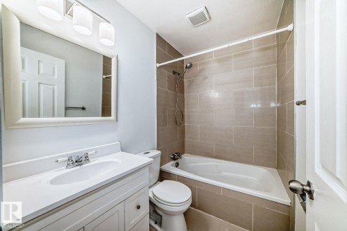 10936 Beaumaris Road, Edmonton, AB - Indoor Photo Showing Bathroom